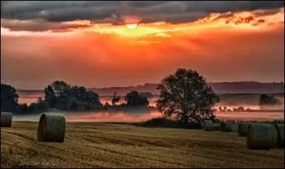 ''Le SOLEIL vient de se lever / Encore une belle journée / Et il va bientôt arriver... ''