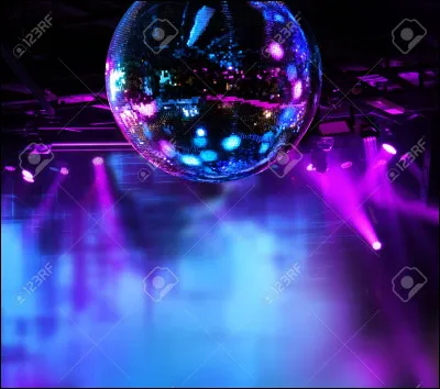 Qui chantait 'Les yeux revolver' ?