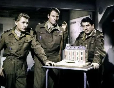 Le personnage de droite est interprt par