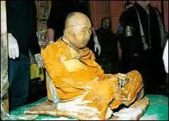 Dans les religions hindouistes et bouddhistes, quel est l'équivalent de notre 'Paradis' ?