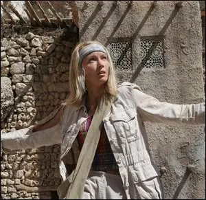 Le film russe 'Rock Climber' met en scne une histoire et une hrone archologue et aventurire qui rappellent le film :