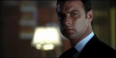 Dans quelle série policière Liev Schreiber incarne Michael Keppler ?
