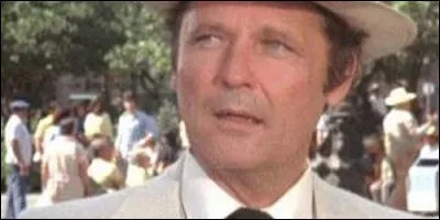 Comment se nomme John Vernon dans "Agence Acapulco" ?