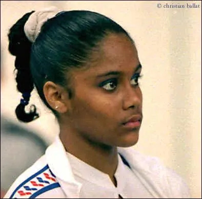 Quelle gymnaste a invent une figure qui porte son nom ?