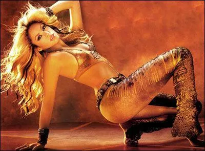 Quelle chanson, entirement en anglais, est sortie en premier lieu ?