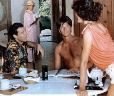 Quel spcialiste de la srie Z a ralis le film 'Deux enfoirs  Saint-Tropez' ?