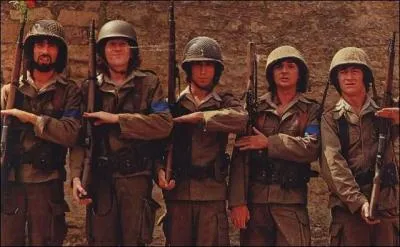 Quel groupe d'acteurs comiques Claudi Zidi a-t-il mis en scne dans le film 'Les Bidasses en folie' ?