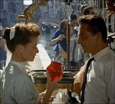 Selon le titre de ce film ralis par David Lean, dans quelle ville Katharine Hepburn prend-elle des 'vacances' ?