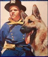 Le chien est Rintintin , le gamin :