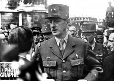 Le 25 Aot 1944, la librationde Paris. Il lance cette phrase : ' Paris ! Paris Outrag ! Paris Bris ! Paris Martyris mais Paris...