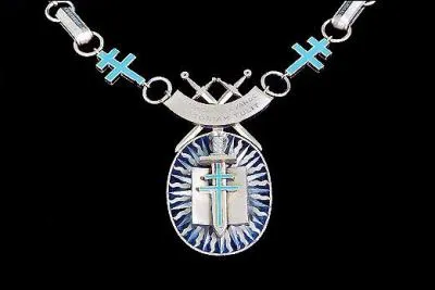 Durant sa vie , il a reu plusieurs distinctions. Mais  ce jour, il reste l'unique Grand Matre de...