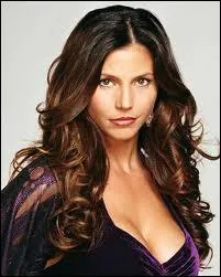 Ne en 1970, cette actrice s'est fait connatre en jouant le rle de Cordelia Chase dans 'Buffy contre les Vampires' :
