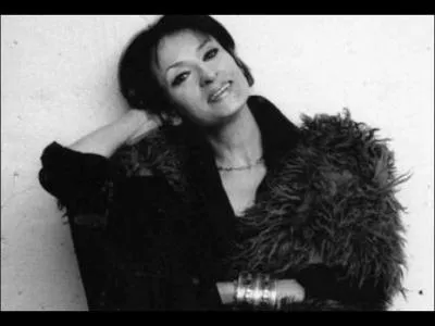 Qui chante 'Un aigle noir' ?