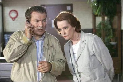 Voici Martin Lamotte  cot de Soeur Thrse, il a le rle du Lieutenant Bonaventure qui se prnomme ...