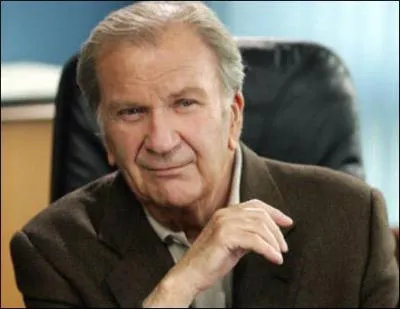 Voici Pierre Mondy, il a le rle du commissaire Cordier qui se prnomme ...