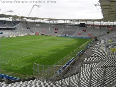 A quelle quipe appartient ce stade ?
