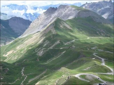 Le Tour a clbr en 2011 le centenaire du premier passage du peloton ... ...