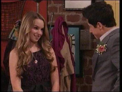 En quoi se transforme-t-elle toutes les nuits ?