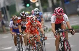 Qui courait dans l'quipe transalpine Saeco en 2001 aux cts de Mario Cipollini ?