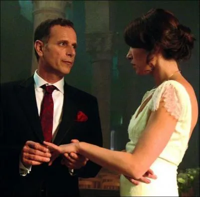 (Canal+ Cinma) Qui se croit 'Insouponnable' en se mariant avec Charles Berling et en tentant de profiter de son argent dans ce film de 2010 ?