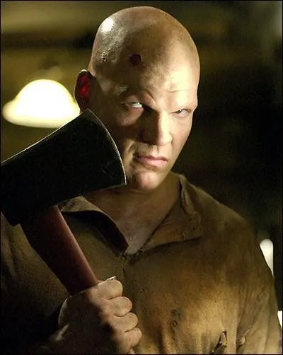 (Cine+ Frisson) Quel catcheur tient l'affiche de 'See no evil' ?