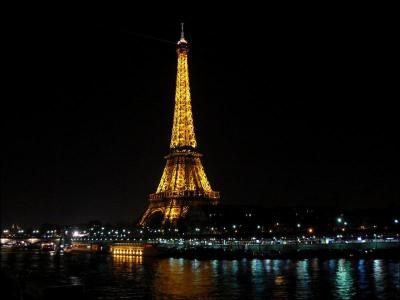 La tour Eiffel, haute de 324m, a t imagine par Gustave Eiffel. Quel monument, lorsqu'elle eut t acheve, dtrna-t-elle ?