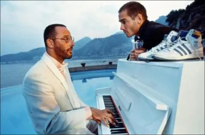 Film de Luc Besson, inspir de la vie de Jacques Mayol et d' Enzo Maiorca, deux apnistes des annes 80.