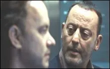 Il est le commissaire Bzu Fache, persuad que le professeur Langdon ( Tom Hanks) est l'assassin du conservateur du Louvre.