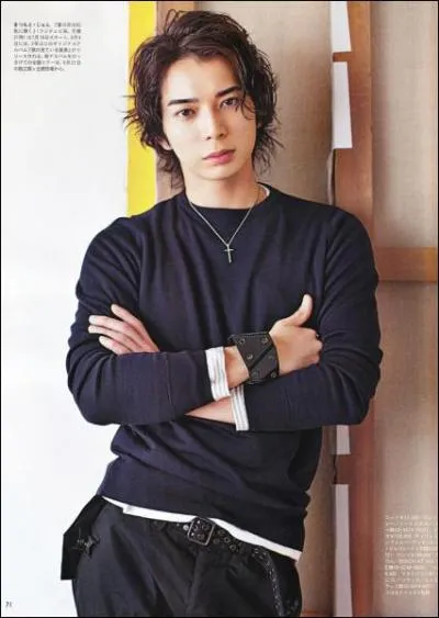Cette personne est Matsumoto Jun. . il appartient au groupe :
