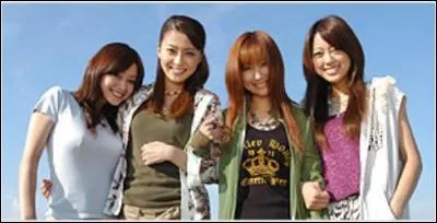 Quelle chanteuse joue aussi dans le drama Tokyo Friends ?