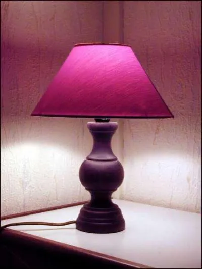 Sur ce petit meuble on peut trouver...