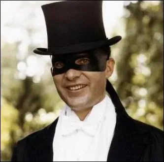 (France 2) Quel est le nom de Martin Lamotte dans 'Papy fait de la Rsistance' lorsqu'il se dguise en vengeur masqu ?