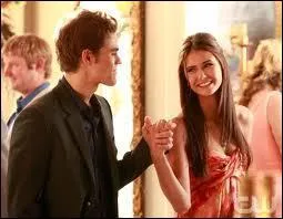 Quand se rencontrent Elena et Stefan ?