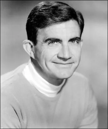 N en 1922, ce metteur en scne amricain est surtout connu pour avoir ralis quelques films de la srie des 'Panthre Rose' mettant en vedette Peter Sellers :