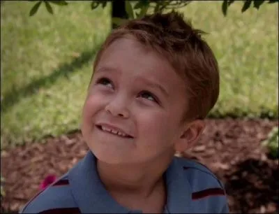 Qui sont les parents biologiques de Logan ?