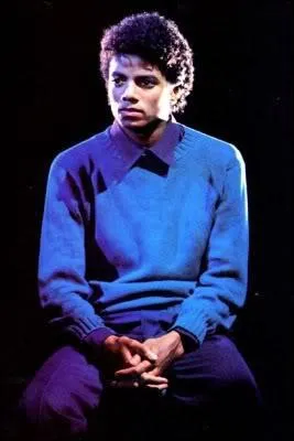 Dans quel clip porte-t-il ce costume ?