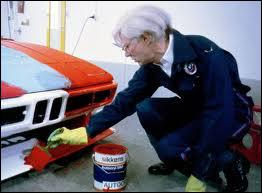 Quel est ce peintre des années 80 qui a peint sa voiture ?