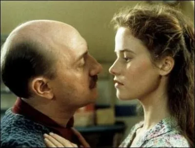 (Orange Cinchoc) Quel est le titre de ce film avec Depardieu qui raconte comment un village subit les ultimes soubresauts de la guerre alors que sonne la Libration ?