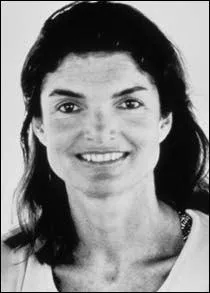 Ne en 1929, elle fut l'pouse du 35me Prsident des USA :