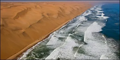 Sur l'Atlantique, où se trouve la côte des Squelettes ?