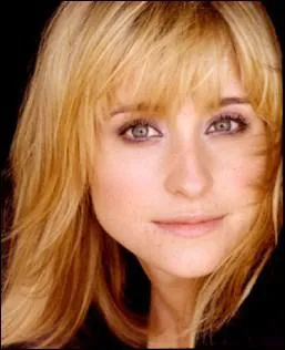 N en 1982, elle est connue pour avoir interprt le rle de Chloe Sullivan, l'une des amies de Superman, dans 'Smallville' :