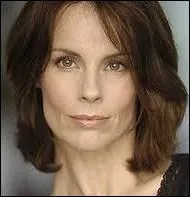 Ne en 1963, ayant dbut dans le film 'Christine' de Carpenter, elle a ensuite longtemps interprt le rle de Stephanie Holden dans 'Alerte  Malibu' :