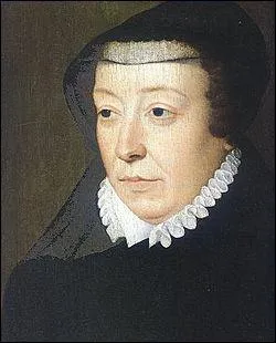 Catherine de Mdicis exerait la rgence au nom de son fils Charles IX alors mineur lors du massacre de la St Barthlmy qui s'est droul dans la nuit du 23 au 24 aot 1572.