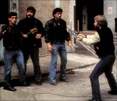 (Orange Cinchoc) Qui est la star de 'Sale temps pour un flic' ?