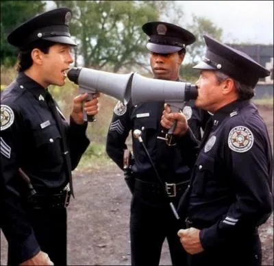 (RTBF1) Quel est le sous-titre du film 'Police Academy 4' ?
