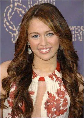 Quel personnage incarne-t-elle dans la srie Hannah Montana ?