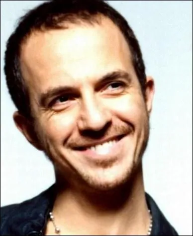 N en 1971, ce chanteur franais d'origine italienne s'est fait connatre avec le tube 'En apesanteur' :