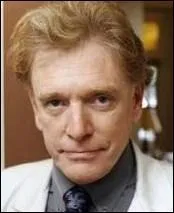 N en 1947, cet acteur se prend un mchant coup de poing par la femme de John McClane dans 'Pige de Cristal' :