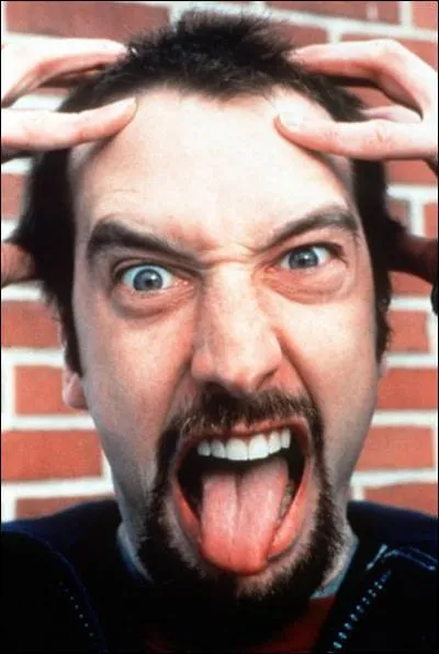 N en 1971, cet acteur comique canadien s'est notamment fait connatre en France grce  son rle dans 'Charlie et ses drles de dames' :