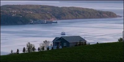 Dans quelle vallée fluviale, la ville de Québec, au Canada, se situe-t-elle ?